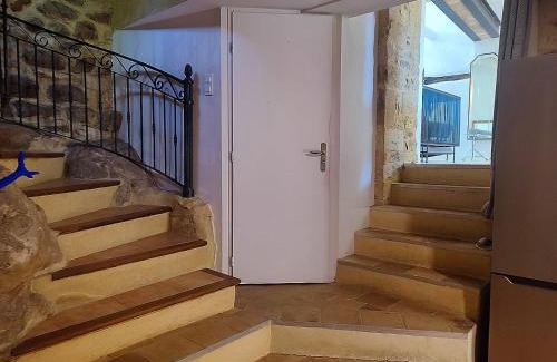 La Capelle-et-Masmolene House | un pied dans la forêt