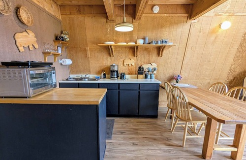 Irwin Cabin | Unbelievably Scenic Mountainside Cabin