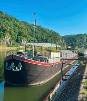 Sclayn Boat Rental | Une perle ! Péniche complète pour 8 sur la Meuse, région Namur