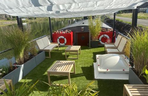 Sclayn Boat Rental | Une perle ! Péniche complète pour 8 sur la Meuse, région Namur