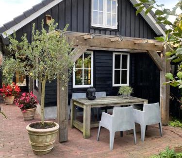 Hollandsche Rading Apartment | Uniek houten huis nabij bos en plassen