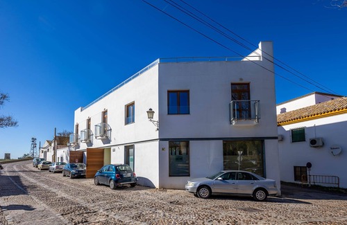 Carmona Villa | Unique 3 apartment Carmona villa