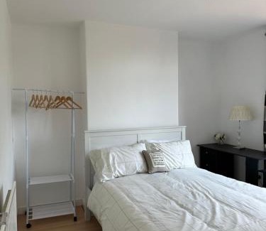 Rogerstone Apartment | Unique 3 Bed Flat and Cinema Room