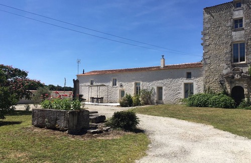 Thaims House | Unique! A seigneury of the 17th century, completely renovated, 20 minutes from the beach