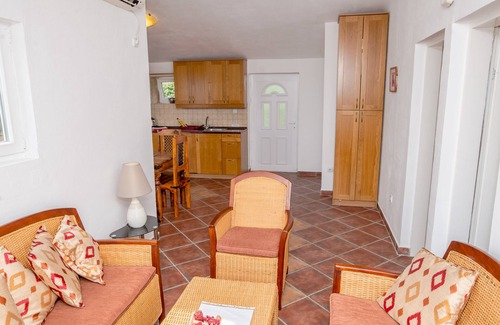 Mrcevac Apartment | Unique apartment with roof terrace, orchard and pool, 2 km to sea