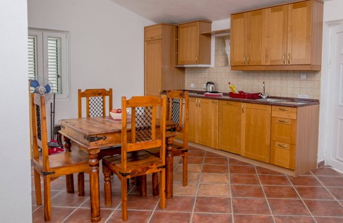 Mrcevac Apartment | Unique apartment with roof terrace, orchard and pool, 2 km to sea