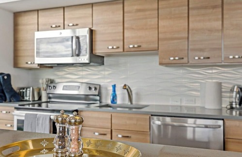 Tysons Apartment | Unique Collection | Luxury | Balcony| Rooftop Pool