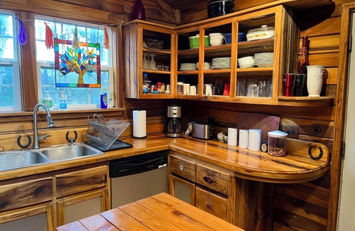 Chickamauga House | Unique farm guest house close to Chattanooga, TN- great for families and dogs