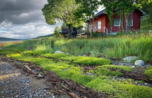 Laukeng Cottage | Unique fjord house in Malsnes - with private beach and genuine Norwegian charm