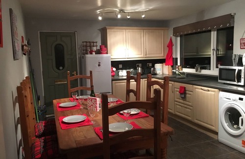 Fraserburgh House | Unique Garden Centre Country Cottage - sleeps 6