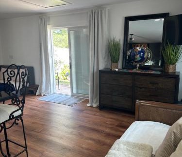 Wall Apartment | Unique guest house loft