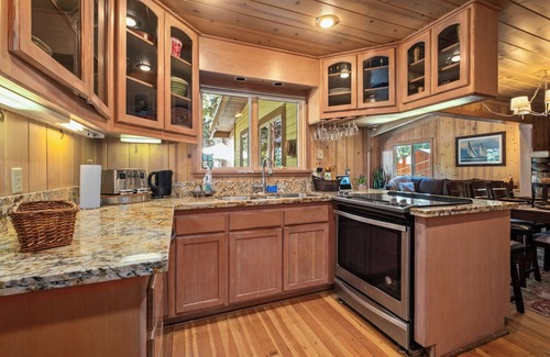 Ridgewood Cabin | Unique Hilltop Cabin on Ridgewood | Dog Friendly | Partial Tahoe Views | Spacious Deck