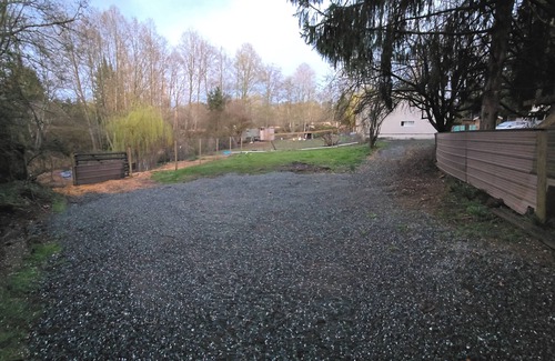 Courtenay Cabin | unique loft space close to town, skiing, biking and hiking