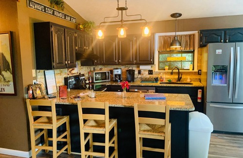 Murphy Ski Chalet | Unique mountain paradise with garden and she-shed close to town