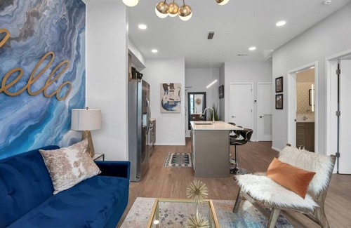 Edgehill Condo | Unique Nashville Condo ★ POOL, PATIO, PARKING