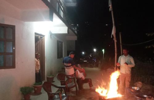 Baluwapati Deupur Hotel | Unique point home stay