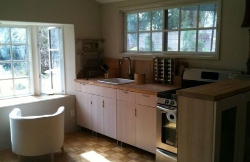 Altadena House | Unique Resort-like Experience Of Indoor-outdoor Living With Pool And Spa-house.
