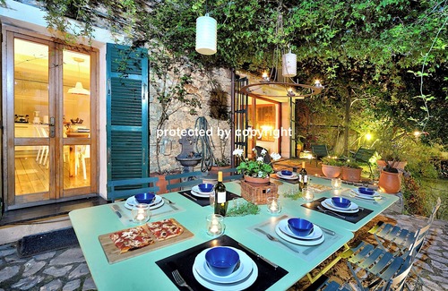 Velva Villa | Unique Seaview Retreat