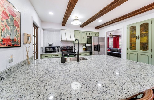 North San Antonio - SAT House | Unique & Stylish San Antonio Home w/Deck!