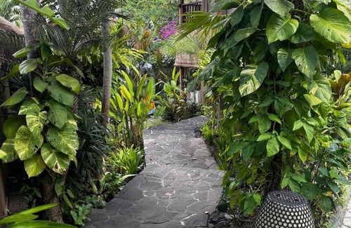 Bukit Villa | Unique tropical high class Oasis-Cook Driver Staff