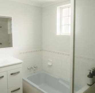 Allenstown Apartment | Unit 1, Rocky CBD