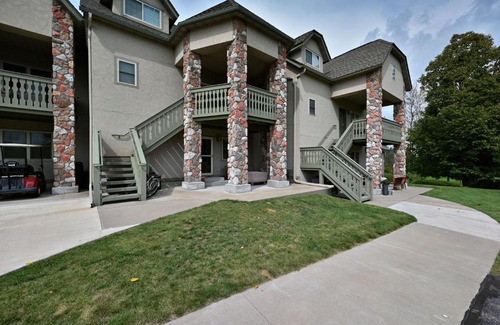 Birchwood Apartment | Unit 109 2 BDRM 2 BA condo