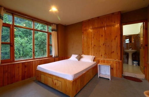Naggar Bed & Breakfast | Unit 2 Himalayan Brothers Bed & Breakfast