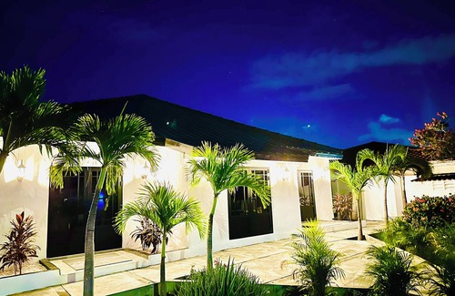 Madiki Apartment | Unit 3 Luxurious studio, just 3 minutes walk to the beach in an exclusive area.