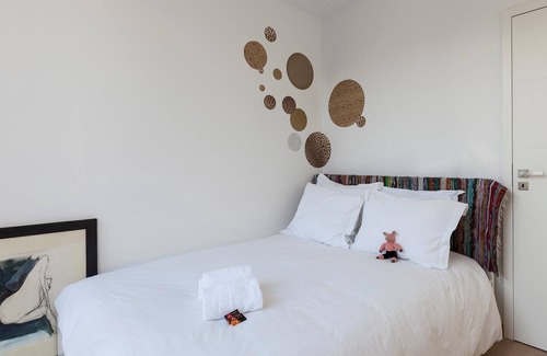 Dieweg House | Unit 6 - Colorful Smart Home Triplex Private Garden & Parking