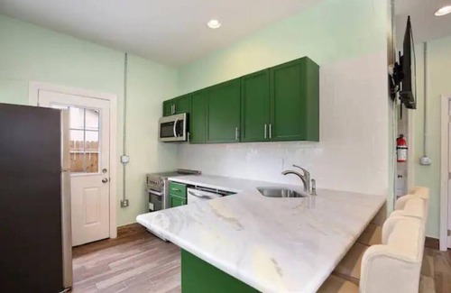 Maitland House | Unit A Cheerful 2 Bedroom