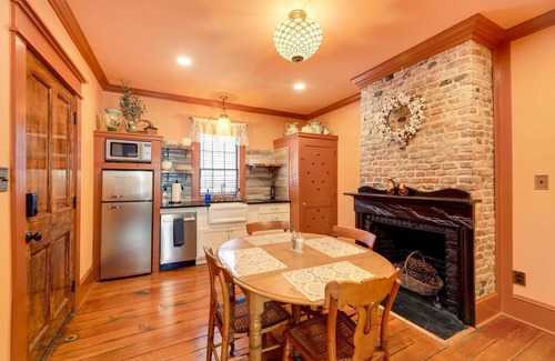 New Bern House | Unit B | Victorian Vacation Rental In Downtown!