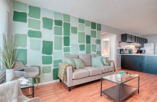 Cimarron Hills Apartment | UnitA/CoffeeBar/FreeParking/NearBase/NearAirport