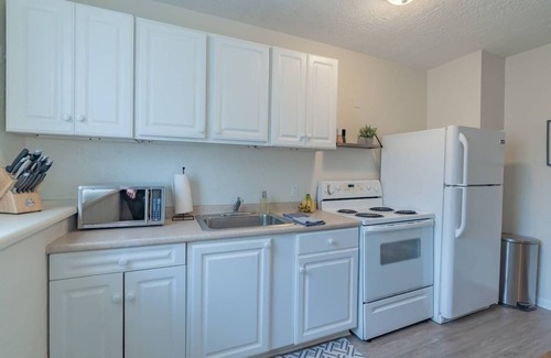 Marion Apartment | University Suite "B"
