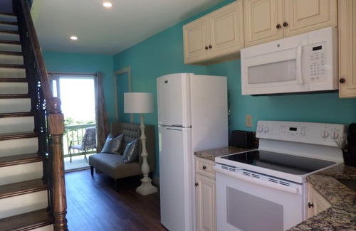 Glen Cove Apartment | Unobstructed Ocean Views Private Onsite Access to the water & small sandy beach.