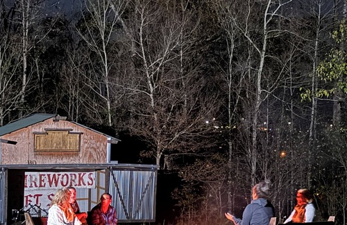 South Pittsburg Cabin | Unplug and hide from the world in this rustic South Pittsburg cabin