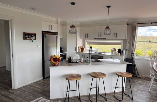 Portland Other | Unwind in a rustic cottage getaway, nestled in a small country town