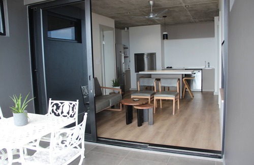 De Kelders Apartment | Unwind in oceanfront elegance
