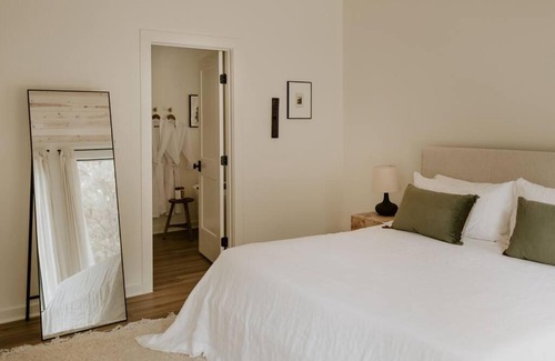 Hochatown Ski Chalet | Unwind in Style & Serenity - The Denizen