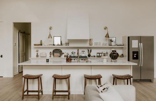 Hochatown Ski Chalet | Unwind in Style & Serenity - The Denizen