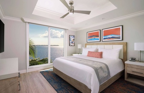 Charlotte Harbor House | Unwind in Style in This Modern Harbor front King Studio Getaway