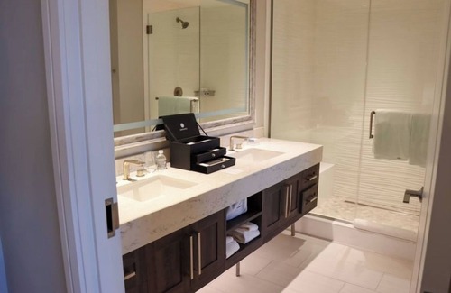 Charlotte Harbor House | Unwind in Style in This Modern Harbor front King Studio Getaway