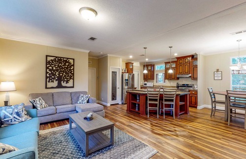 Williston House | Unwind in Williston: Ride and Dive Getaway