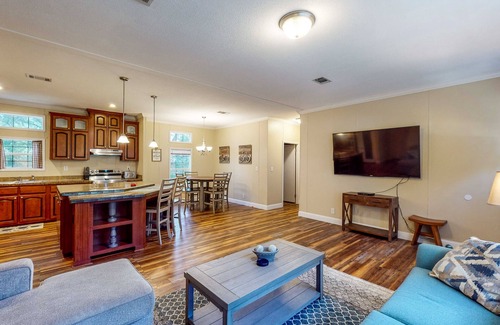 Williston House | Unwind in Williston: Ride and Dive Getaway