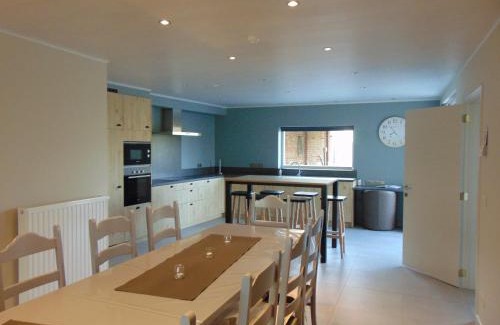 Reninge House | Up de platse