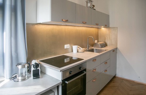 Nonntal Villa | up to 16 pax, BBQ, sunbeds, bikes, close to ski areas, lake region and town