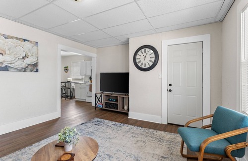 Manitowoc Apartment | Upbeat Lower Apt - 1 Mile to Maritime Museum Manitowoc