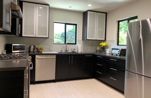Ocean Park House | Updated 1 Bed/1 Bath + with Private Yard