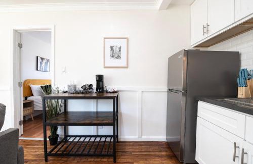 West Hollywood Apartment | Updated 1BR Apartment Near Sunset Strip