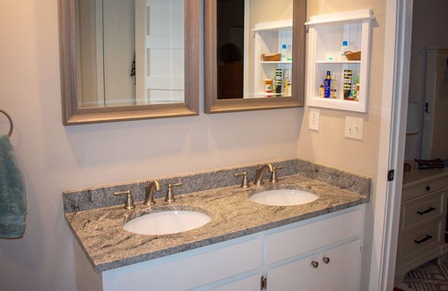 Snee Farm Condo | Updated Condo centrally located