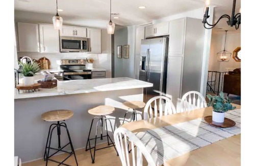 Paddock Lake House | Updated, Cozy Lakefront Cottage w/Sunset Views